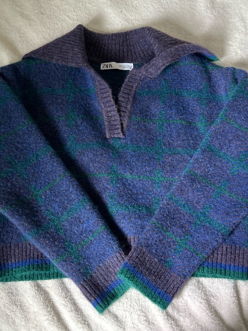 Zara Women’s Purple & Green V‑Neck Patterned Sweater